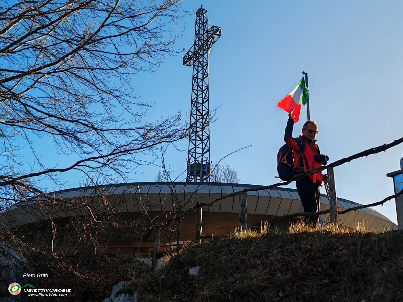 03 Alla croce di vetta-sacrario del  Monte Tesoro (1451 m) .jpg